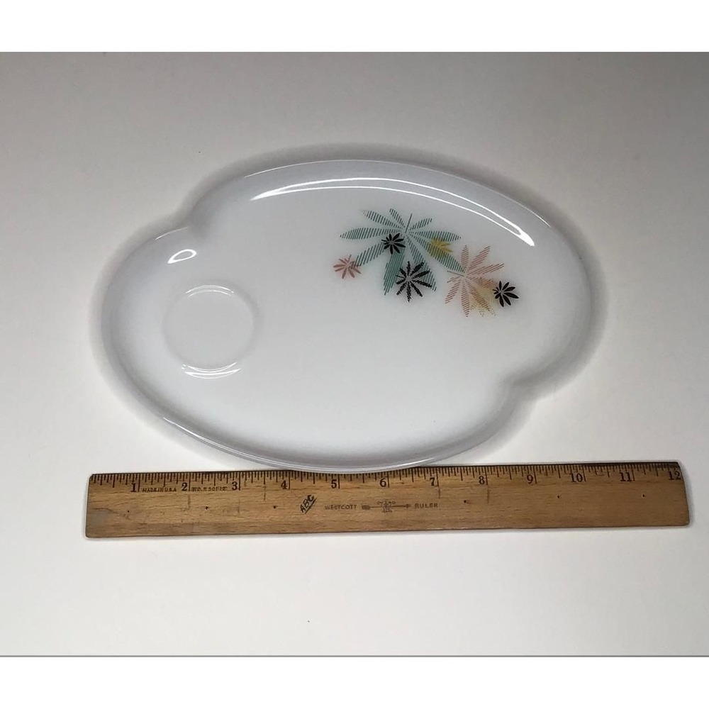 Vintage Federal Glass Atomic Flower Snack Plates White Milk Glass Boho Retro MCM - Picture 7 of 8